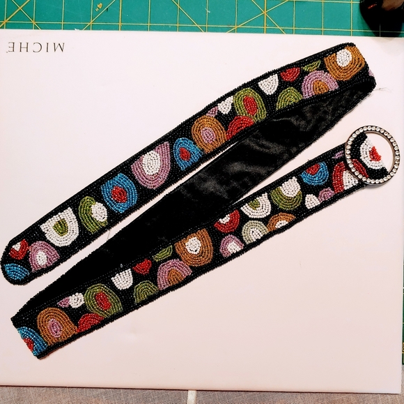 Handbeaded belt